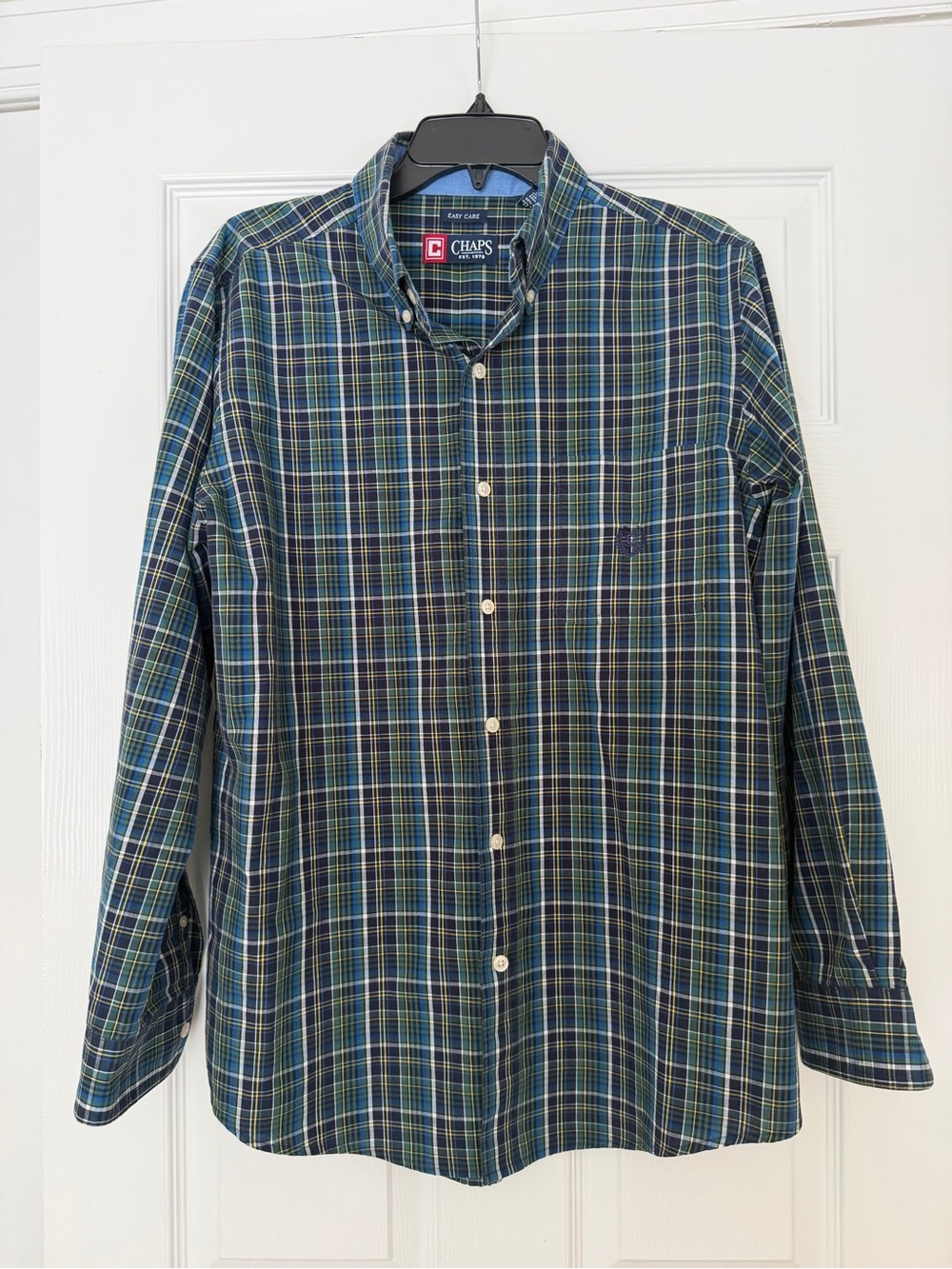 CHAPS blue plaid button down shirt mens size M